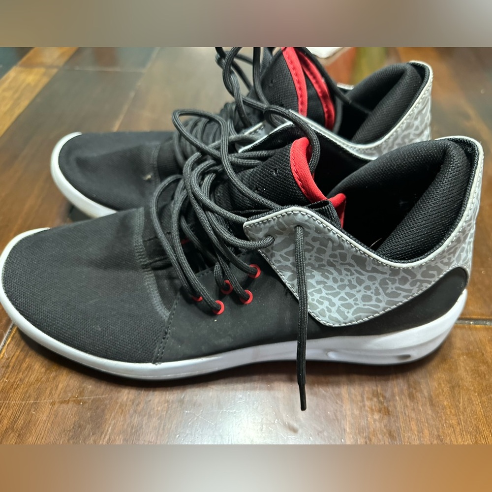 Stylish Jordan Black and Red Men's Shoes